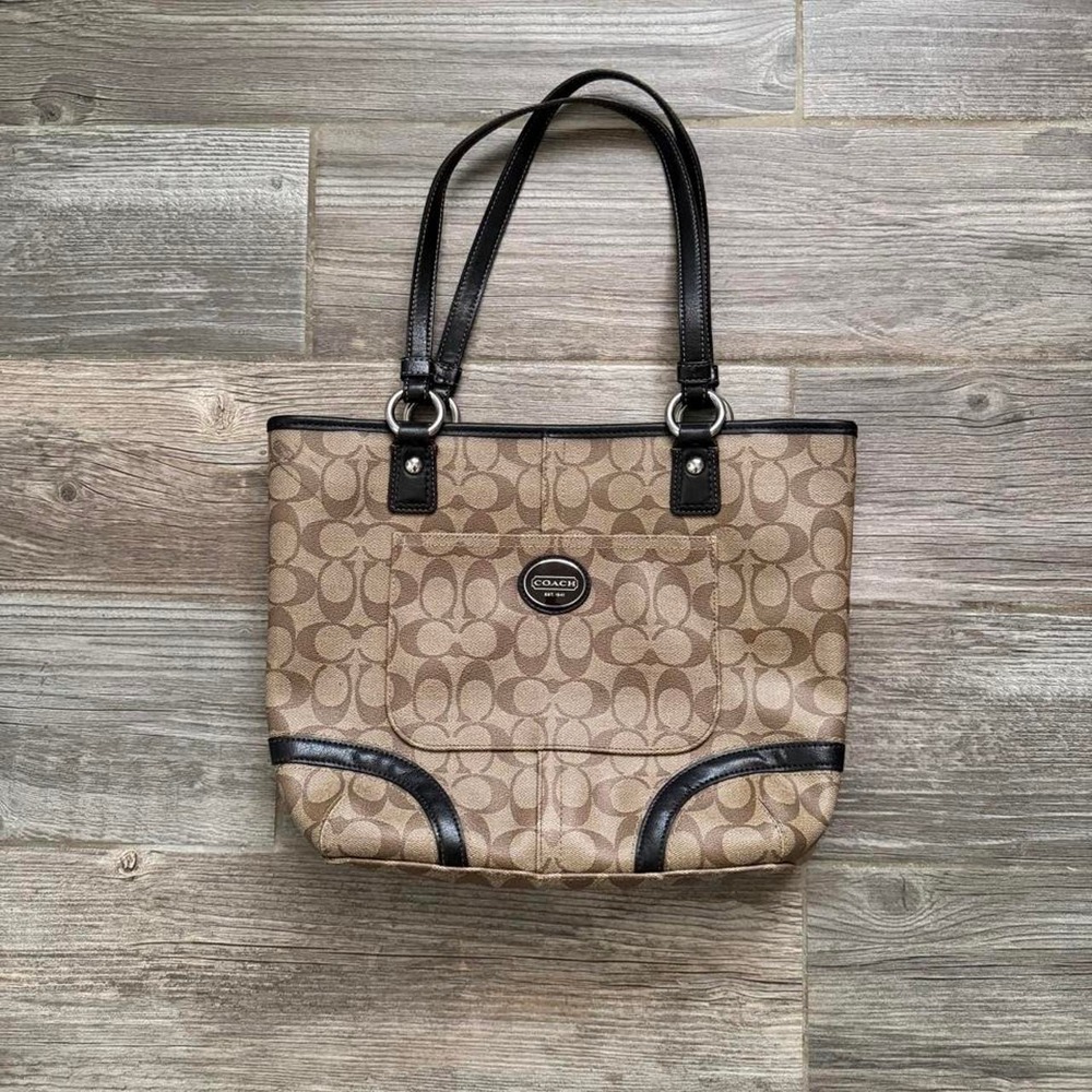 Vintage Y2K coach Peyton signature tote bag